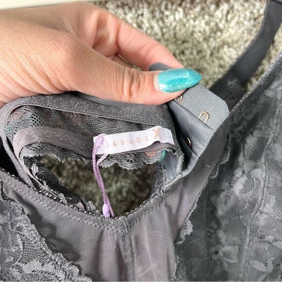 Savage X Fenty Bra Women’s 3X Gray Lace Wire-Free Plus Size NWT - Picture 3 of 5